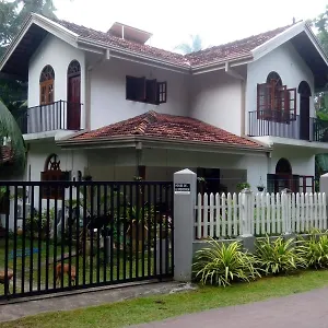 Le Meridien For Foreign Travelers Sri Lanka